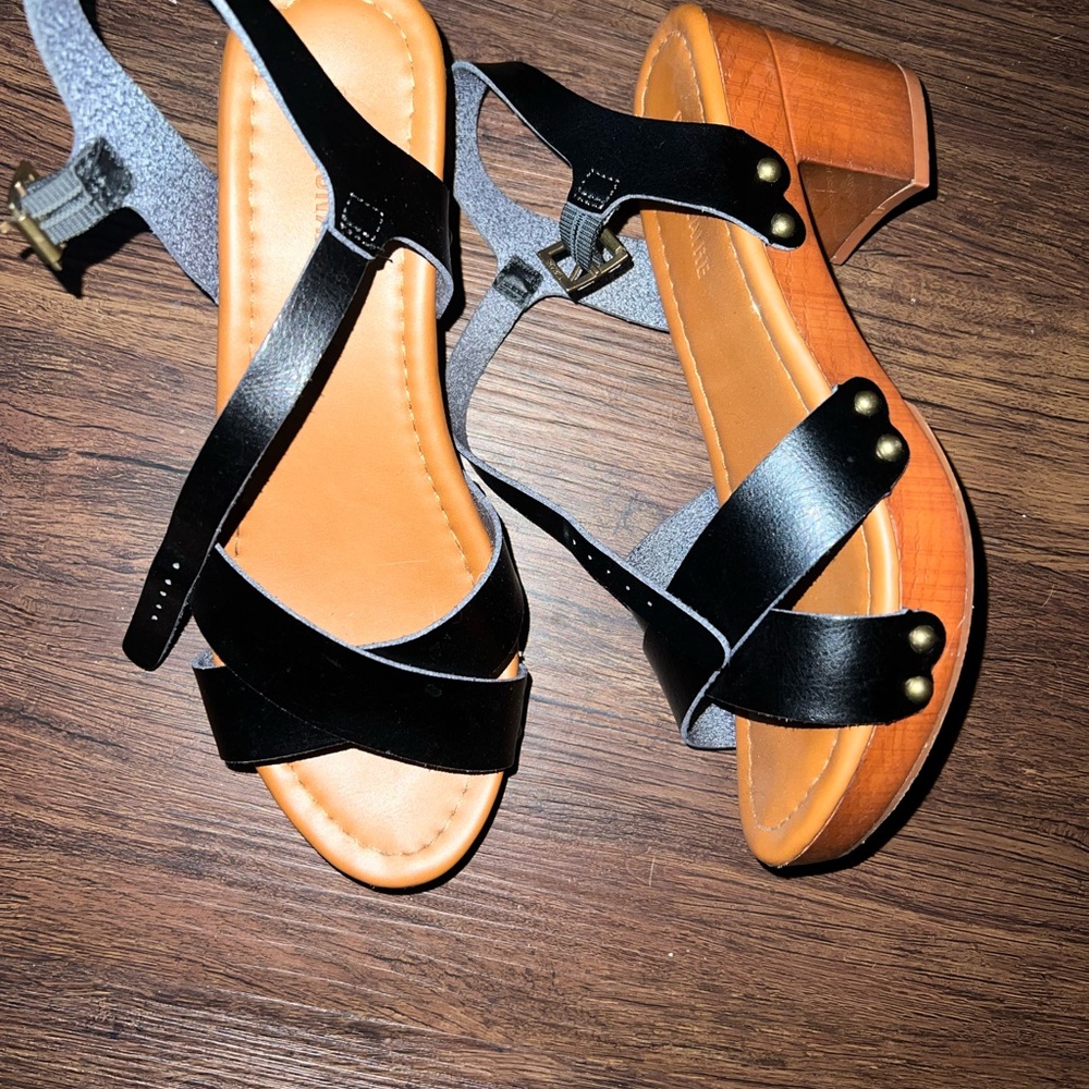 Mossimo Supply Co. Black and Tan Strappy Sandals